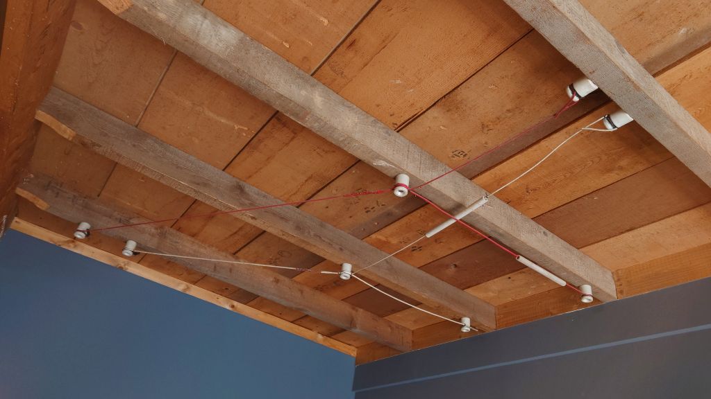 昔の碍子（ガイシ）引き配線